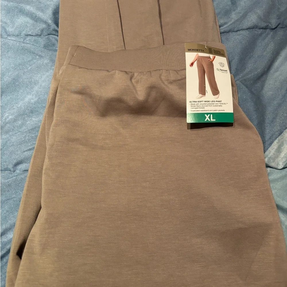 Mondetta Soft Wide Leg Pants in Beige